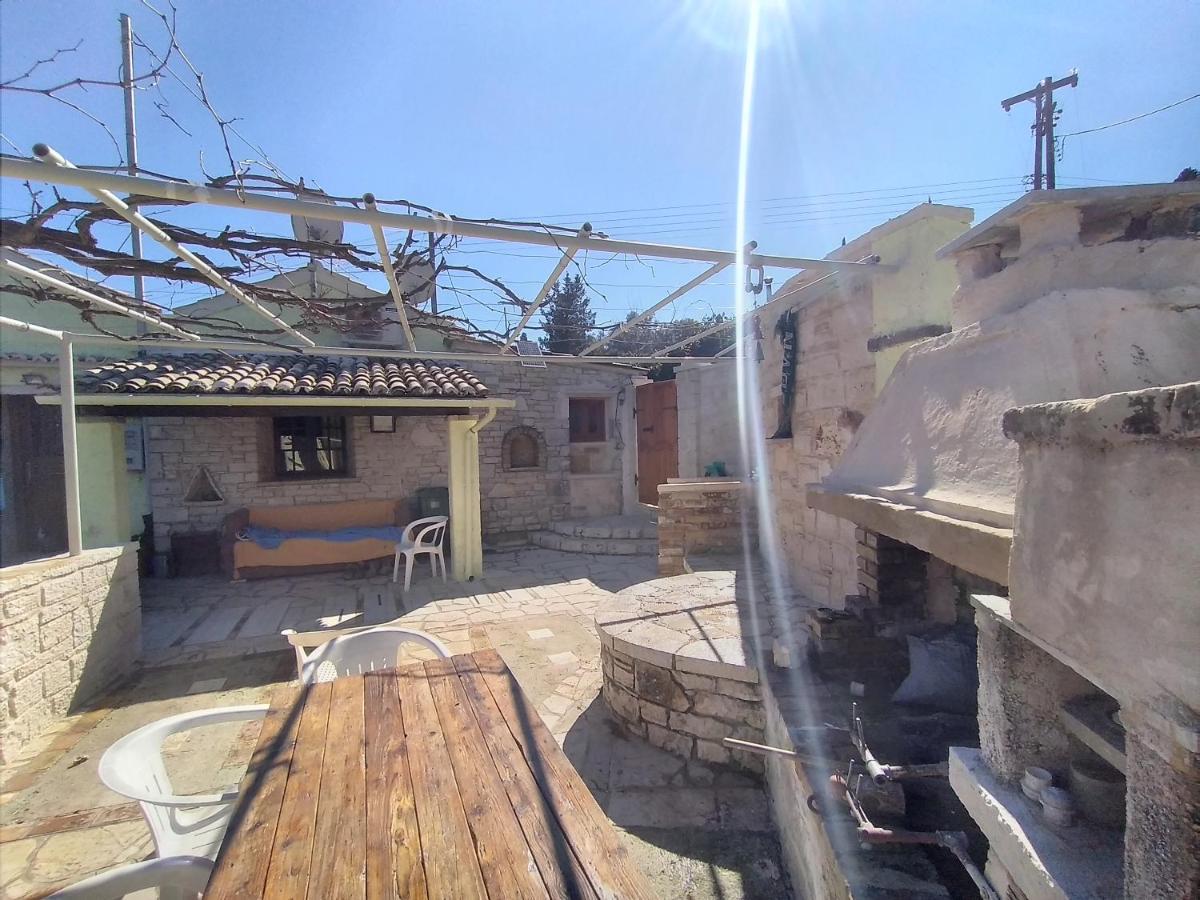 Stonemakers Hide Villa Karyotikon Exterior photo